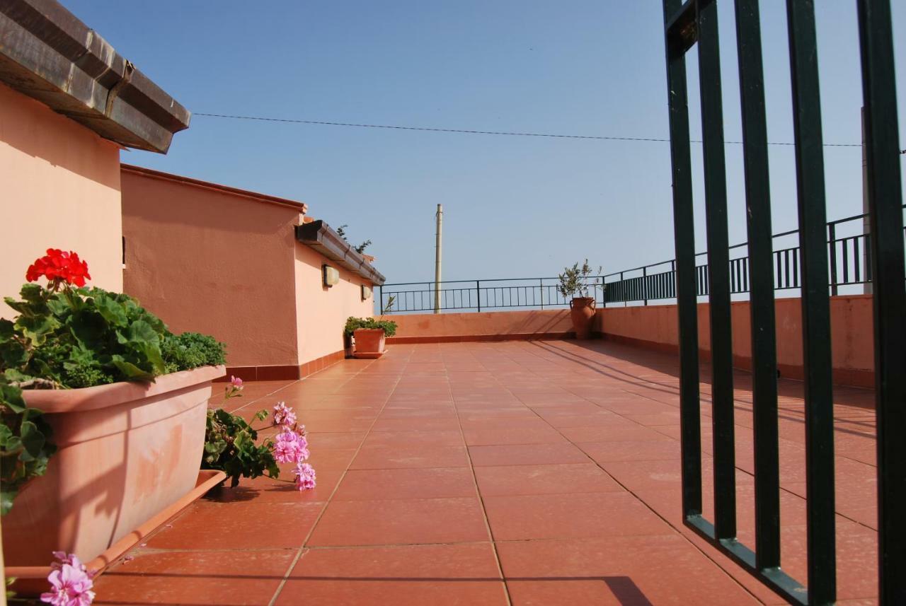 Casa Vacanze La Terrazza Sul Golfo Кастелламмаре-дель-Голфо Экстерьер фото